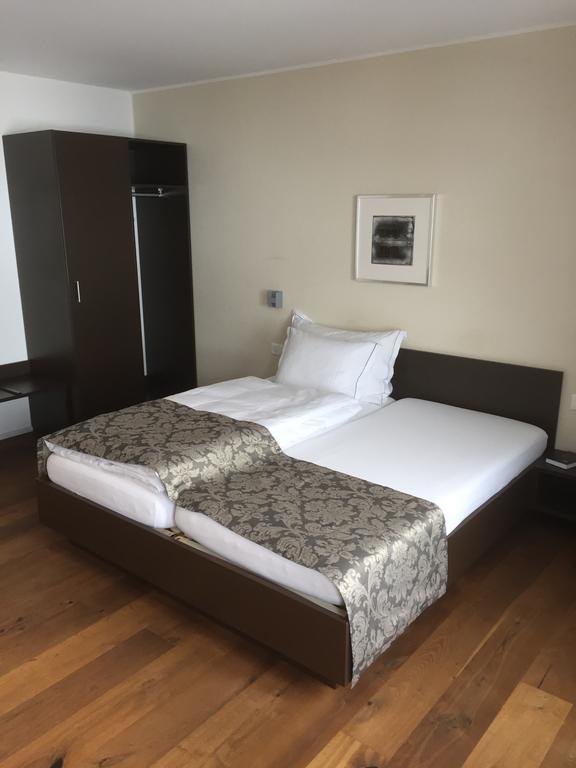 Hotel Baeren Oberbipp ภายนอก รูปภาพ