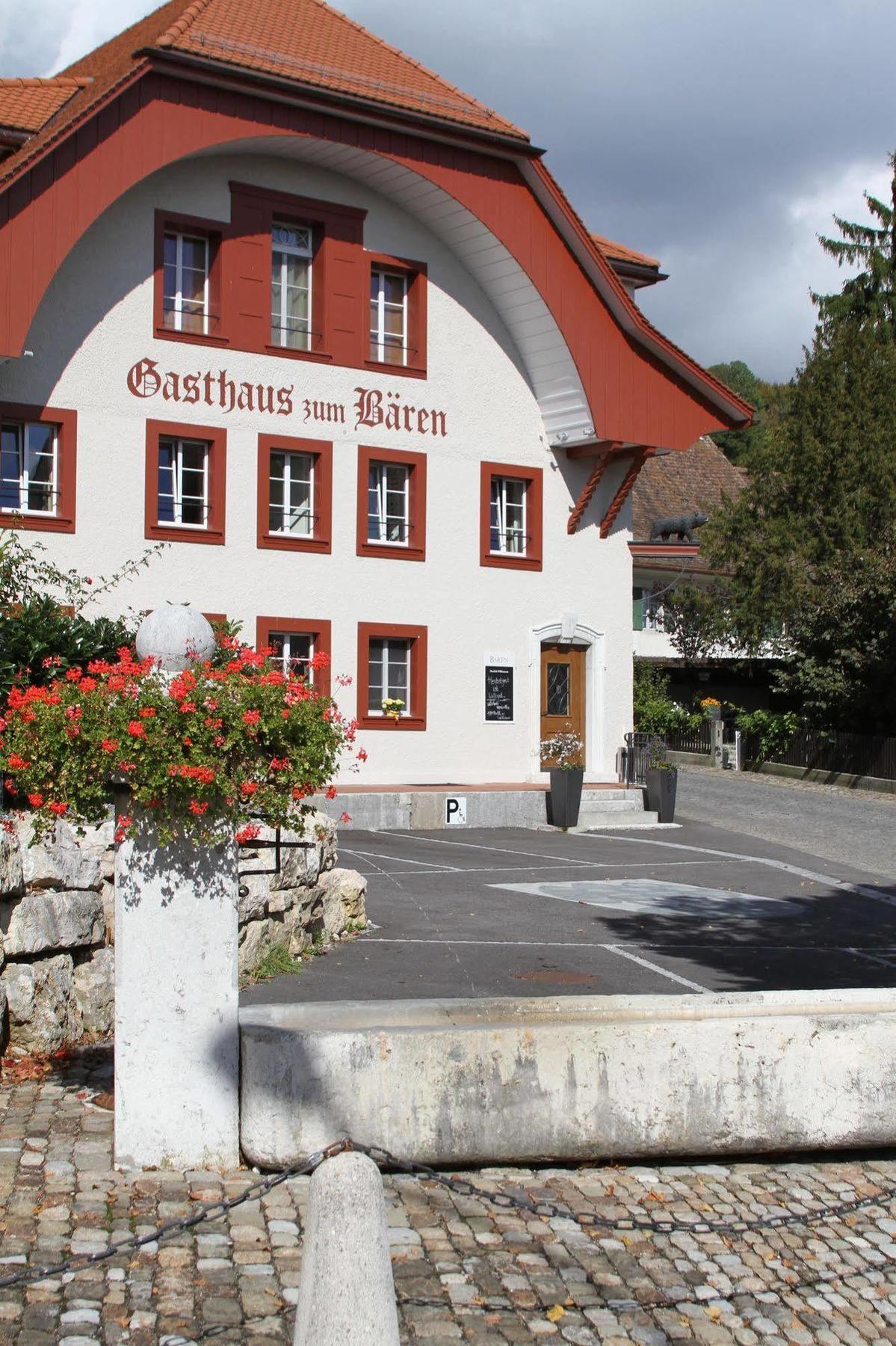 Hotel Baeren Oberbipp ภายนอก รูปภาพ