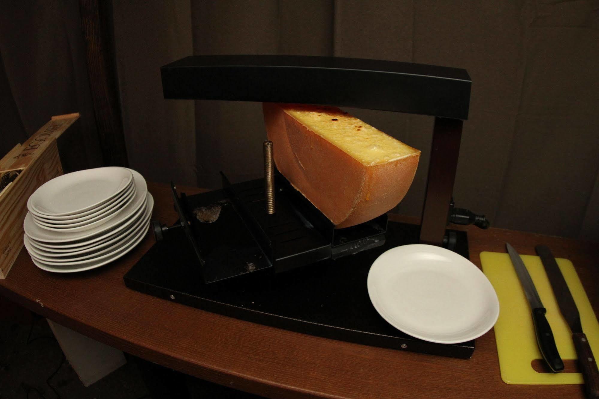 Hotel Baeren Oberbipp ภายนอก รูปภาพ