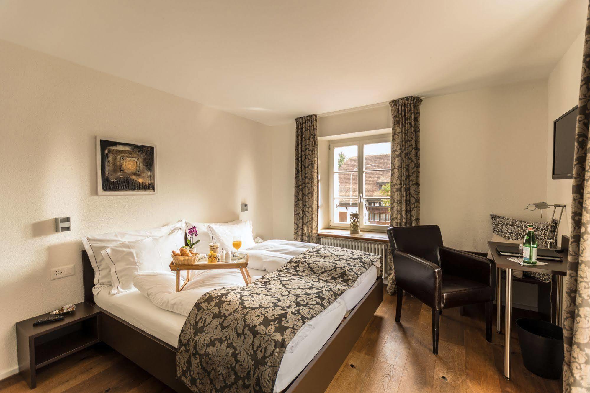 Hotel Baeren Oberbipp ภายนอก รูปภาพ