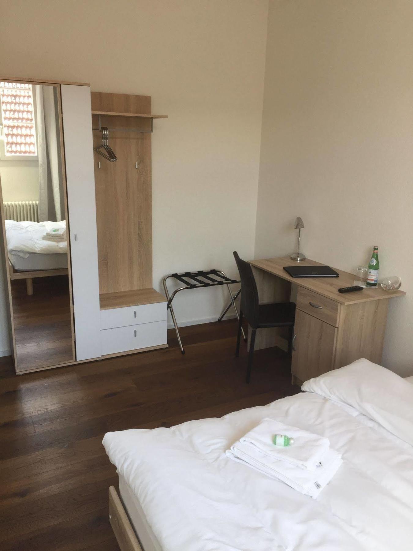 Hotel Baeren Oberbipp ภายนอก รูปภาพ