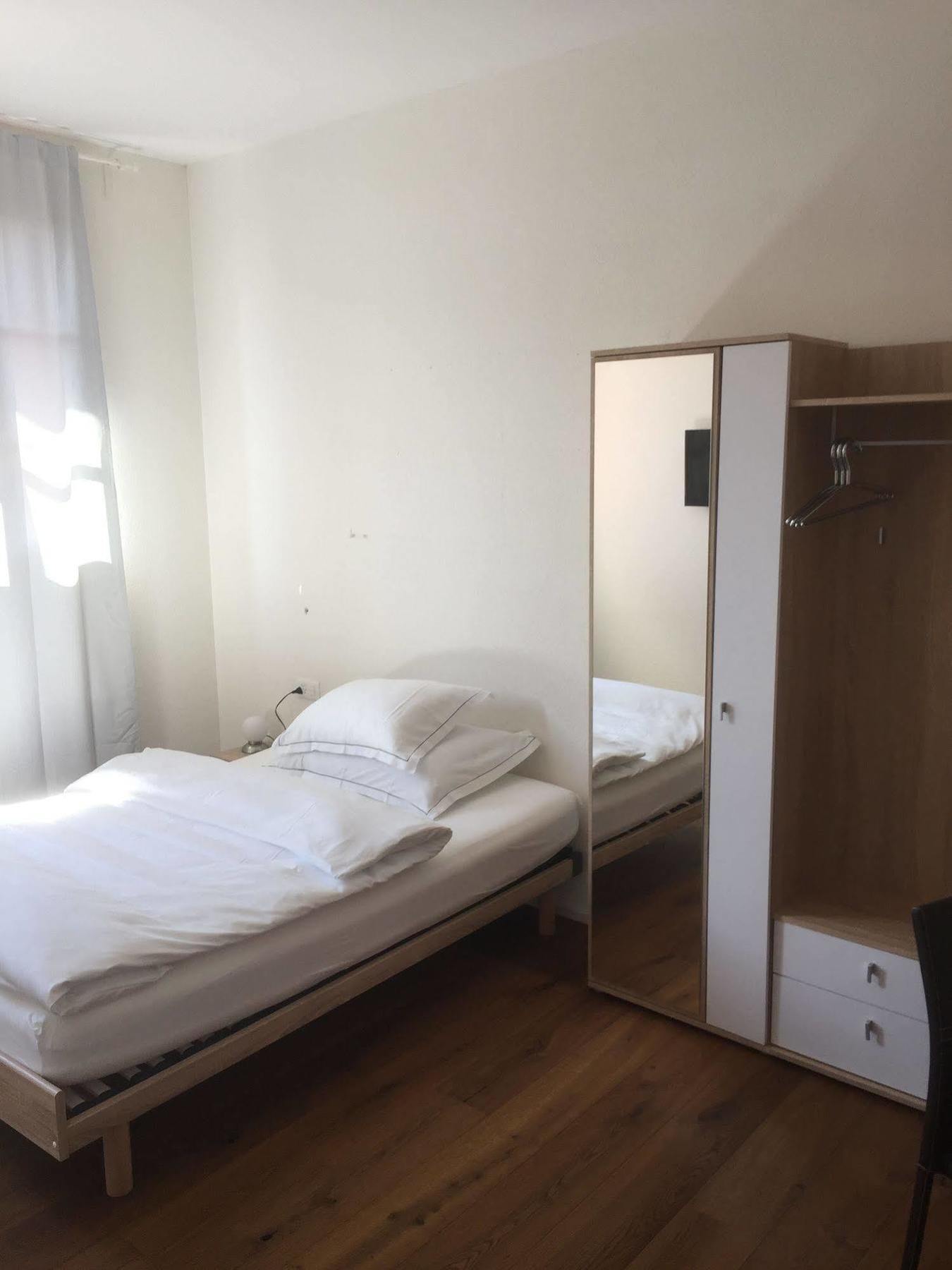 Hotel Baeren Oberbipp ภายนอก รูปภาพ